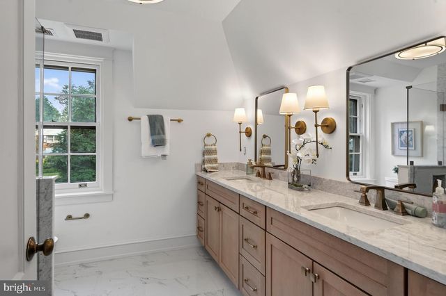 1013 INDIAN CREEK RD, Wynnewood, PA 19096