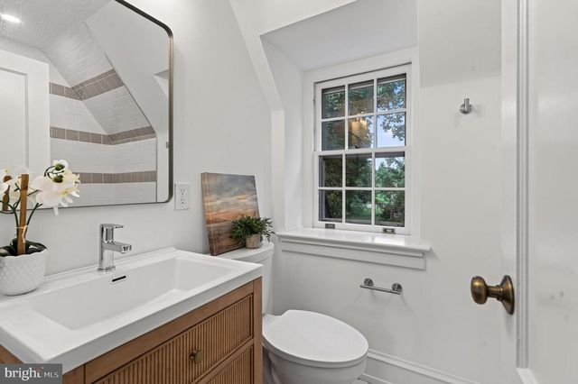 1013 INDIAN CREEK RD, Wynnewood, PA 19096
