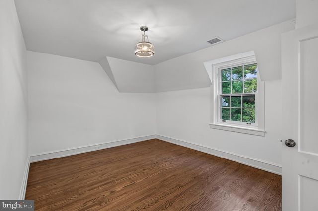 1013 INDIAN CREEK RD, Wynnewood, PA 19096
