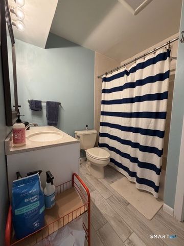 101 Grove Street APT 17, Stamford, CT 06901