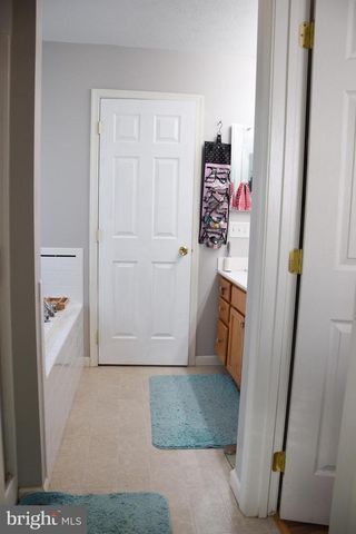 169 MARLOWE DR, Inwood, WV 25428