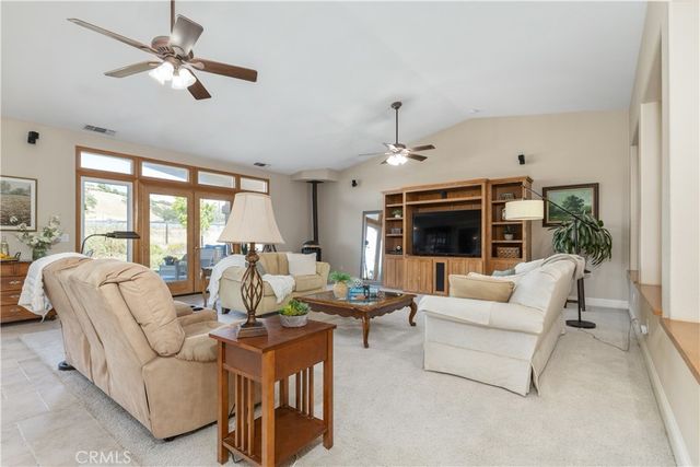 1615 Buggywhip Lane, Paso Robles, CA 93446