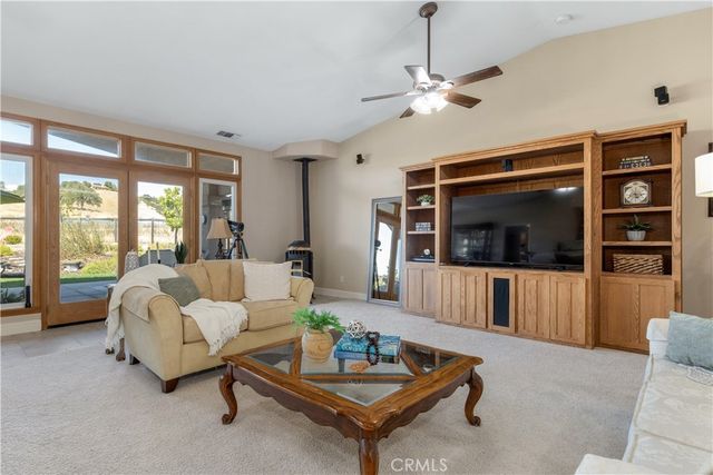 1615 Buggywhip Lane, Paso Robles, CA 93446