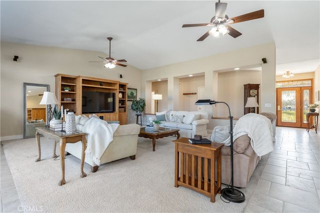 1615 Buggywhip Lane, Paso Robles, CA 93446