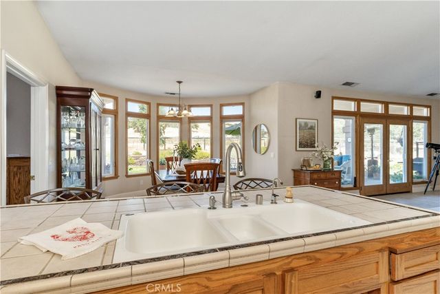 1615 Buggywhip Lane, Paso Robles, CA 93446