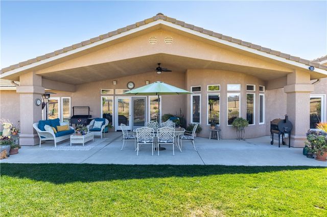 1615 Buggywhip Lane, Paso Robles, CA 93446