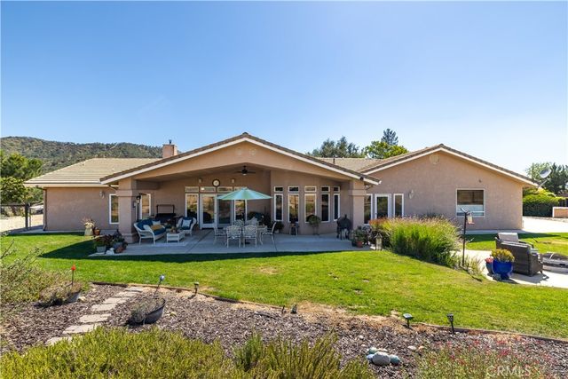 1615 Buggywhip Lane, Paso Robles, CA 93446