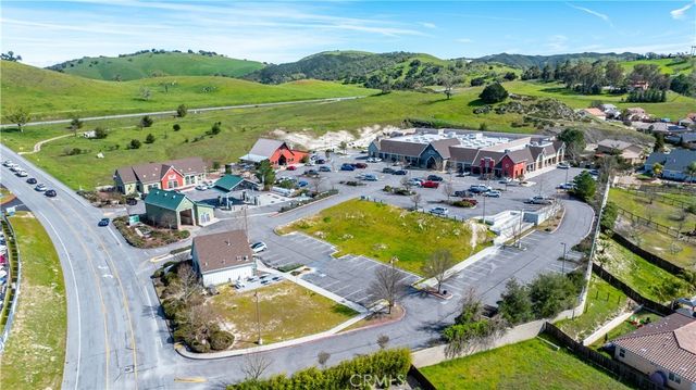 1615 Buggywhip Lane, Paso Robles, CA 93446