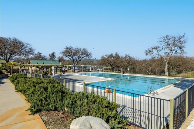 1615 Buggywhip Lane, Paso Robles, CA 93446