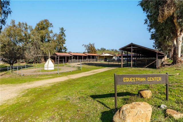 1615 Buggywhip Lane, Paso Robles, CA 93446