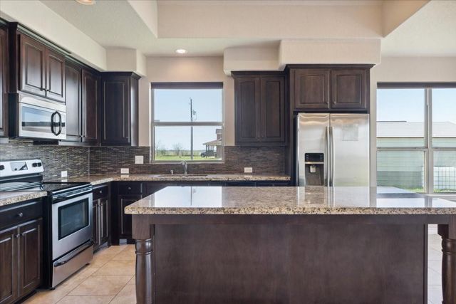 2411 Thuesen A Road, Beasley, TX 77417