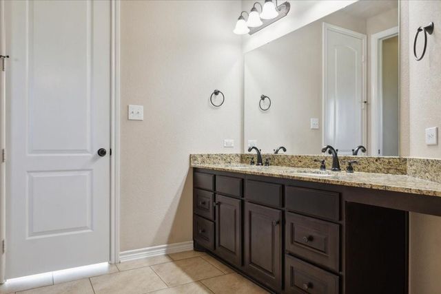2411 Thuesen A Road, Beasley, TX 77417