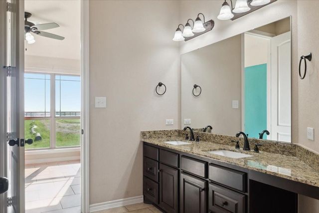 2411 Thuesen A Road, Beasley, TX 77417