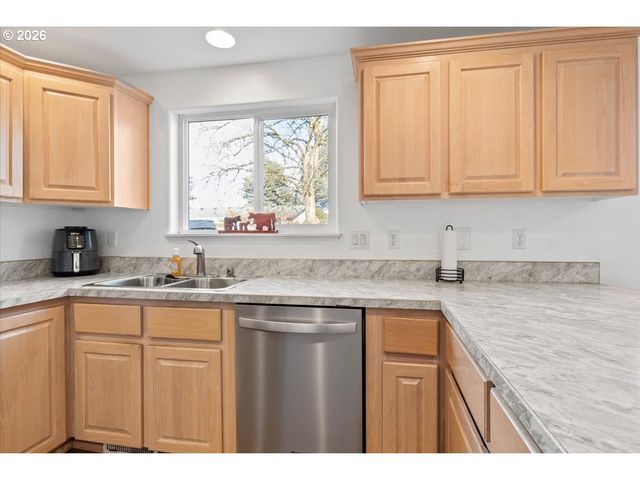 1955 Sw WESTVALE Ct, Mc Minnville, OR 97128