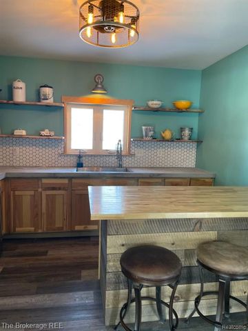 6367 E Pierson Road, Flint, MI 48506