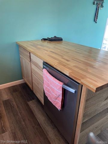 6367 E Pierson Road, Flint, MI 48506