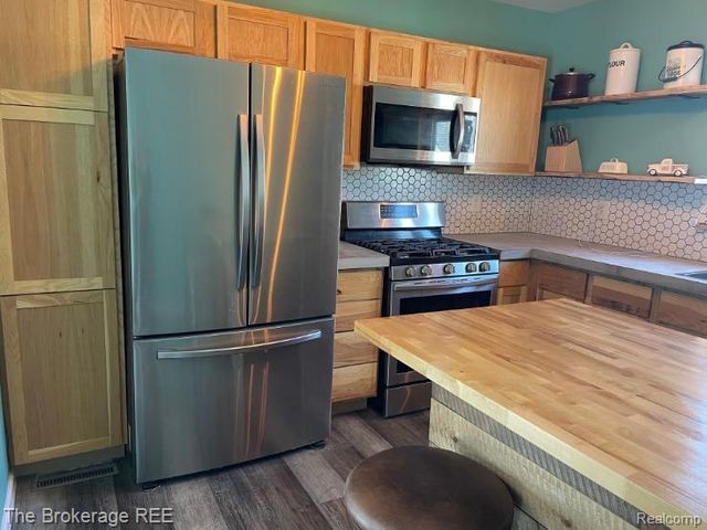 6367 E Pierson Road, Flint, MI 48506