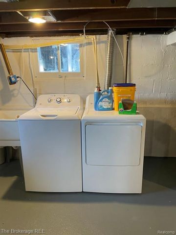 6367 E Pierson Road, Flint, MI 48506