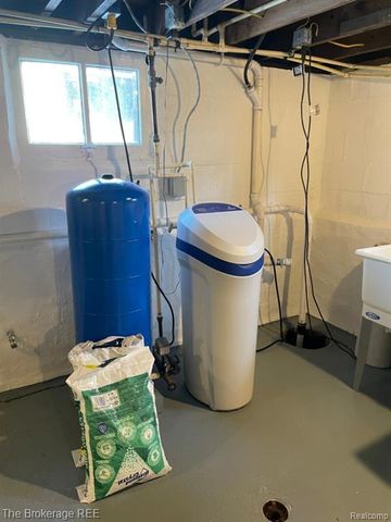 6367 E Pierson Road, Flint, MI 48506