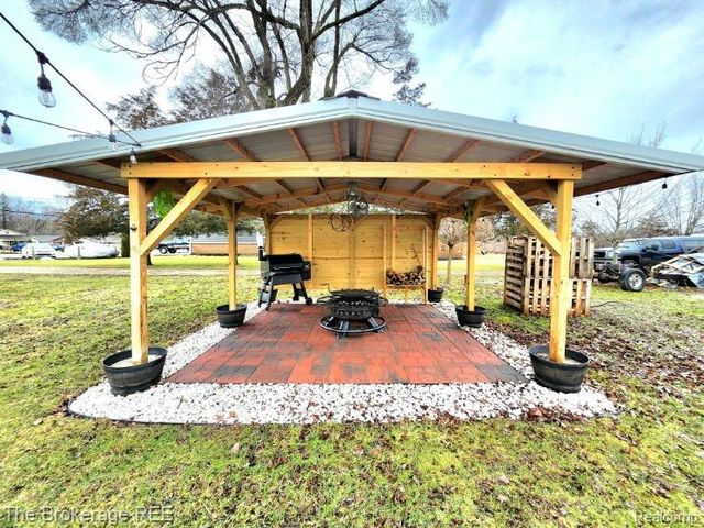 6367 E Pierson Road, Flint, MI 48506