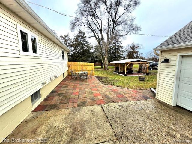 6367 E Pierson Road, Flint, MI 48506