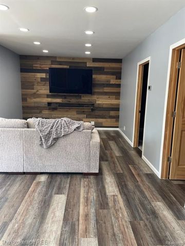 6367 E Pierson Road, Flint, MI 48506