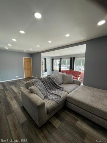 6367 E Pierson Road, Flint, MI 48506