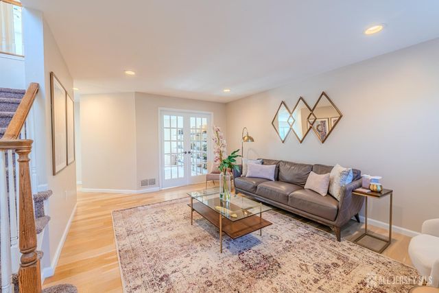 74 Carriage Drive, Piscataway, NJ 08854