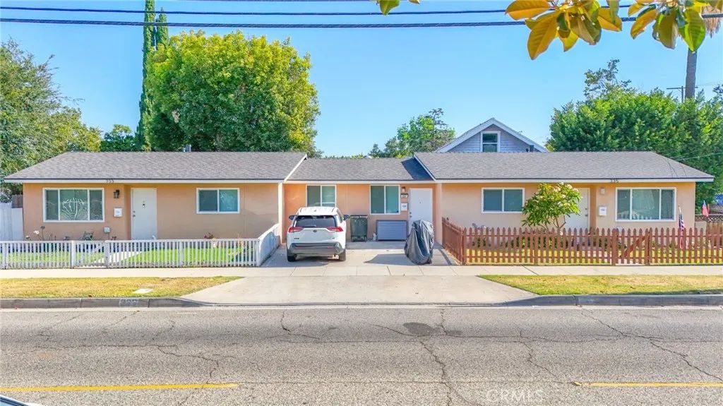 333-335,337 E La Veta, Orange, CA 92866