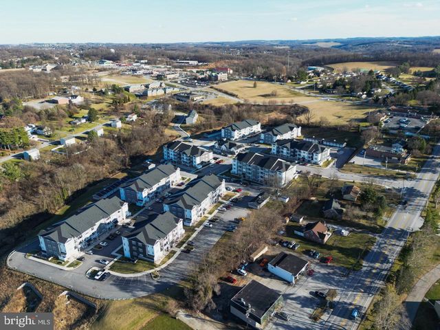 2301 HUDSON CT, York, PA 17403