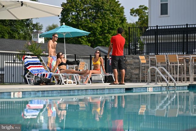 2301 HUDSON CT, York, PA 17403