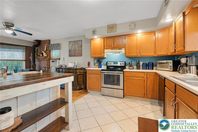 213 Eliot Lane, Penn Forest Twp, PA 18210