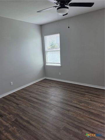 356 Spiny Lizard Lane, San Marcos, TX 78666