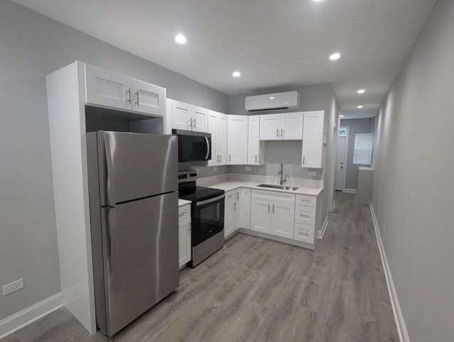 7050 W Higgins Avenue 1E, Chicago, IL 60656
