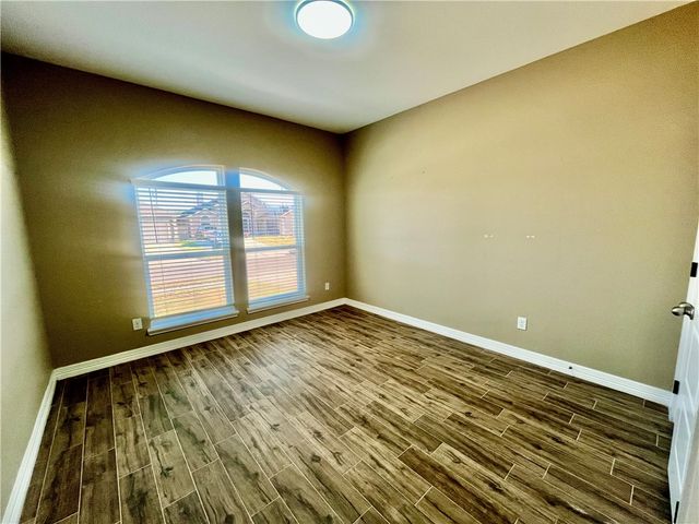 6037 Adrian Dr, Corpus Christi, TX 78414