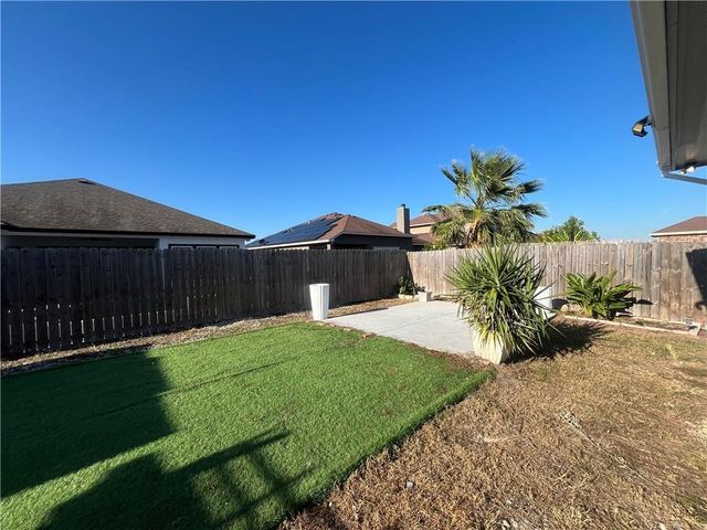 6037 Adrian Dr, Corpus Christi, TX 78414