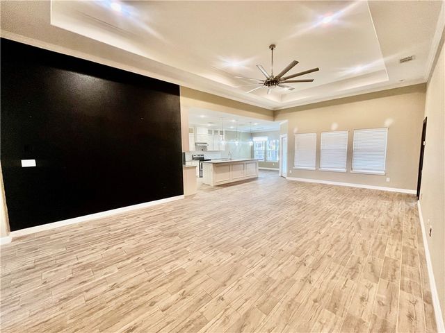 6037 Adrian Dr, Corpus Christi, TX 78414