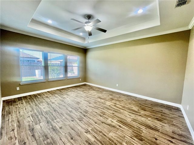 6037 Adrian Dr, Corpus Christi, TX 78414