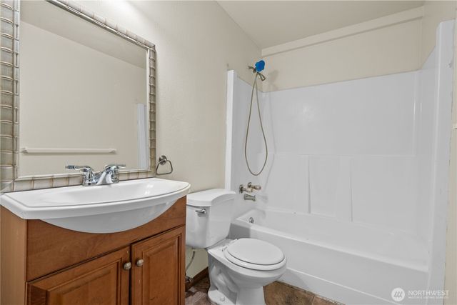 1211 196th Street E, Spanaway, WA 98387