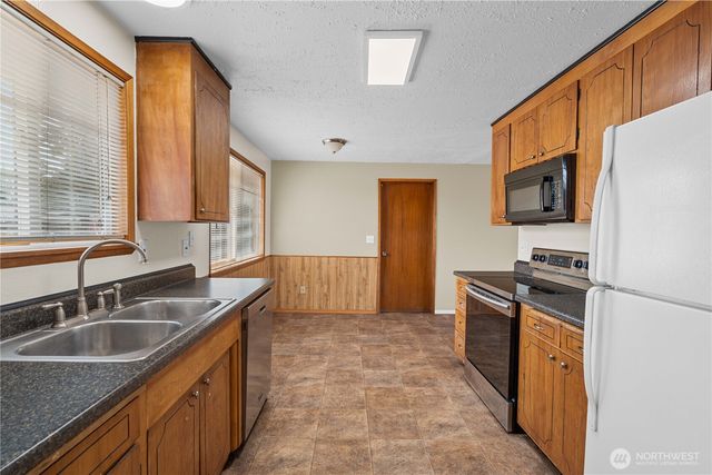 1211 196th Street E, Spanaway, WA 98387