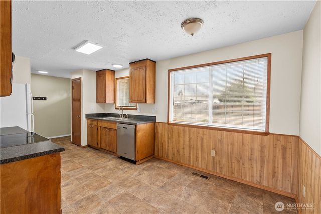 1211 196th Street E, Spanaway, WA 98387