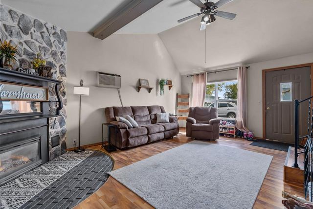 W7759 COUNTY RD N, Van Dyne, WI 54979