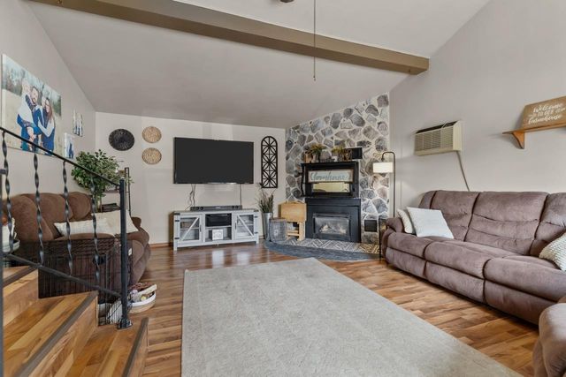 W7759 COUNTY RD N, Van Dyne, WI 54979