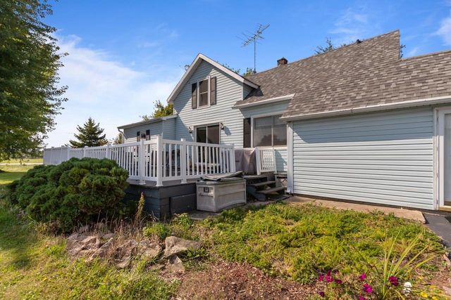 W7759 COUNTY RD N, Van Dyne, WI 54979