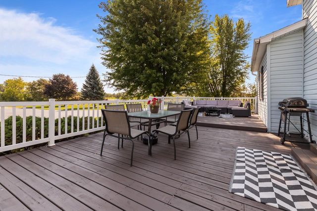 W7759 COUNTY RD N, Van Dyne, WI 54979