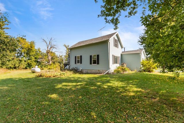 W7759 COUNTY RD N, Van Dyne, WI 54979