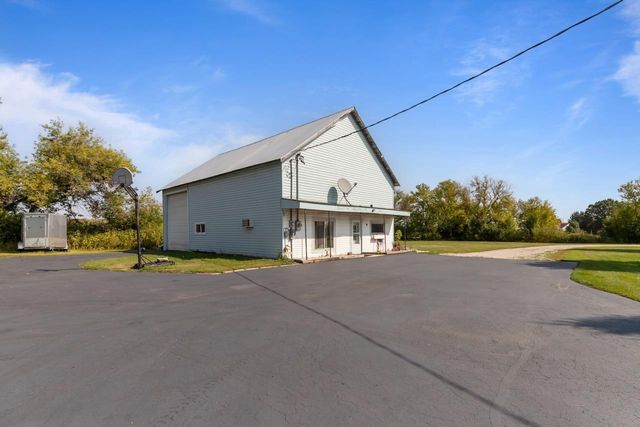 W7759 COUNTY RD N, Van Dyne, WI 54979