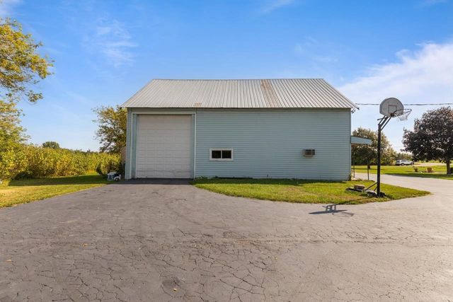 W7759 COUNTY RD N, Van Dyne, WI 54979
