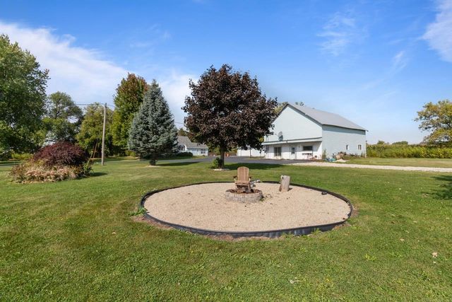 W7759 COUNTY RD N, Van Dyne, WI 54979