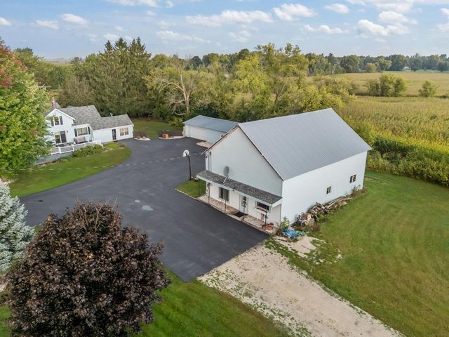 W7759 COUNTY RD N, Van Dyne, WI 54979